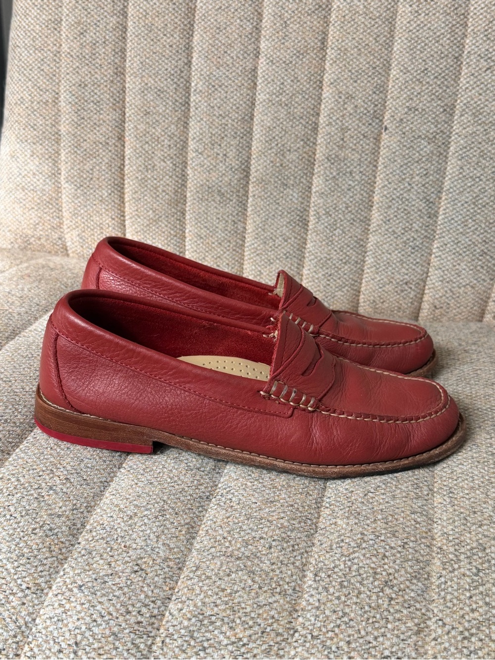GH BASS - Red Weejuns soft Penny Loafers, sz 8.5 - Picture 2 of 10